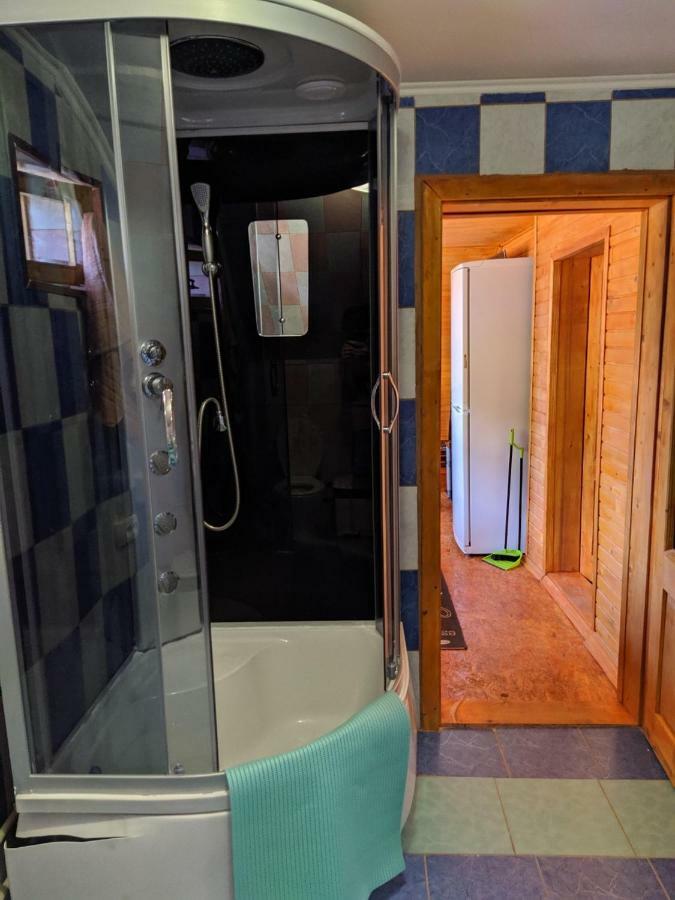 У Оксани Guest House Кваси Екстериор снимка