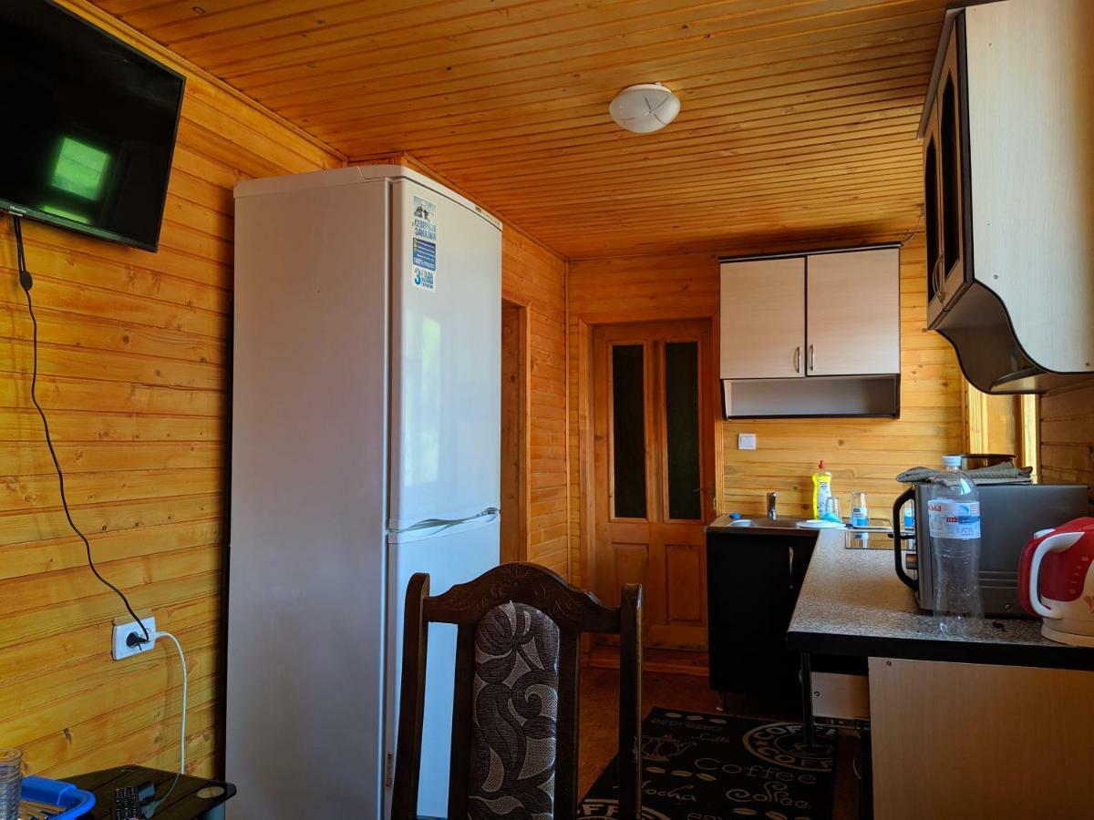 У Оксани Guest House Кваси Екстериор снимка