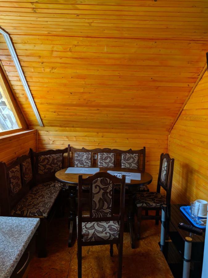 У Оксани Guest House Кваси Екстериор снимка