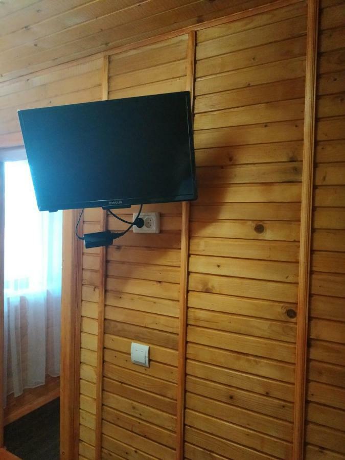У Оксани Guest House Кваси Екстериор снимка