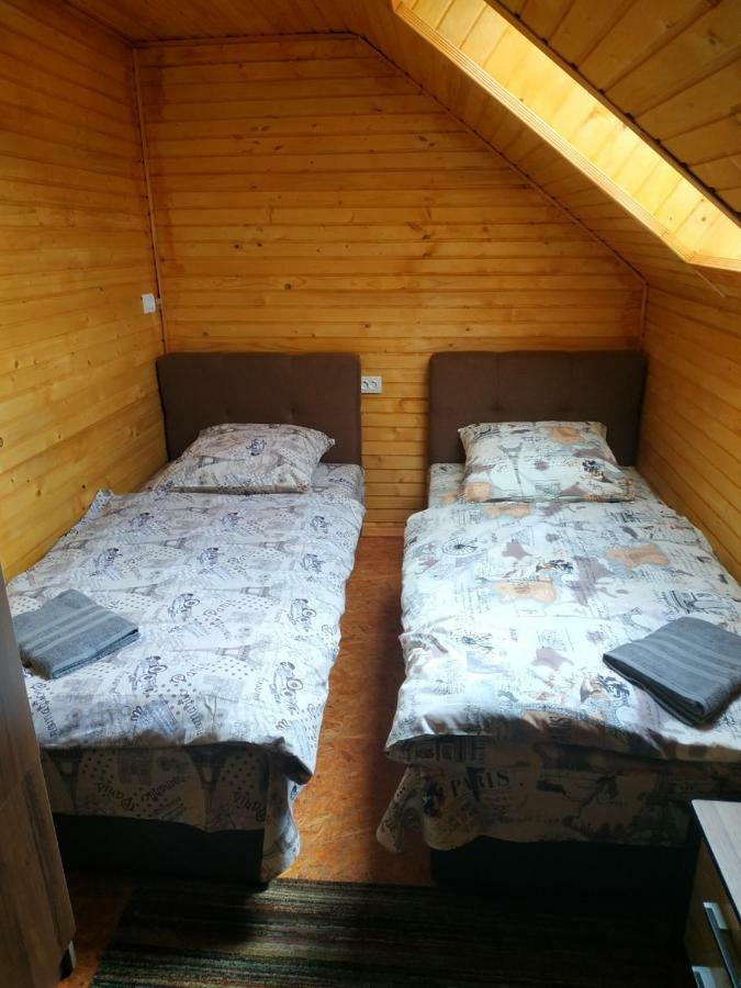 У Оксани Guest House Кваси Екстериор снимка