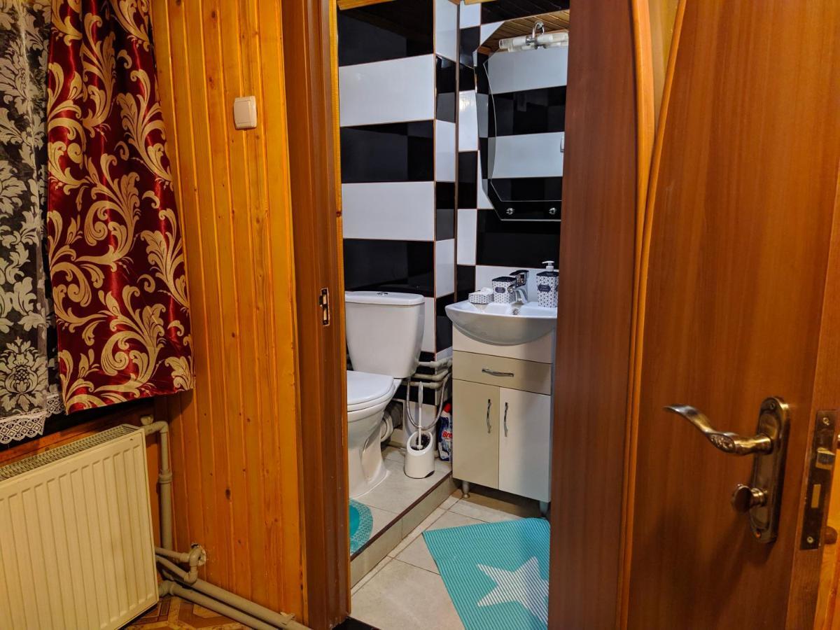 У Оксани Guest House Кваси Екстериор снимка